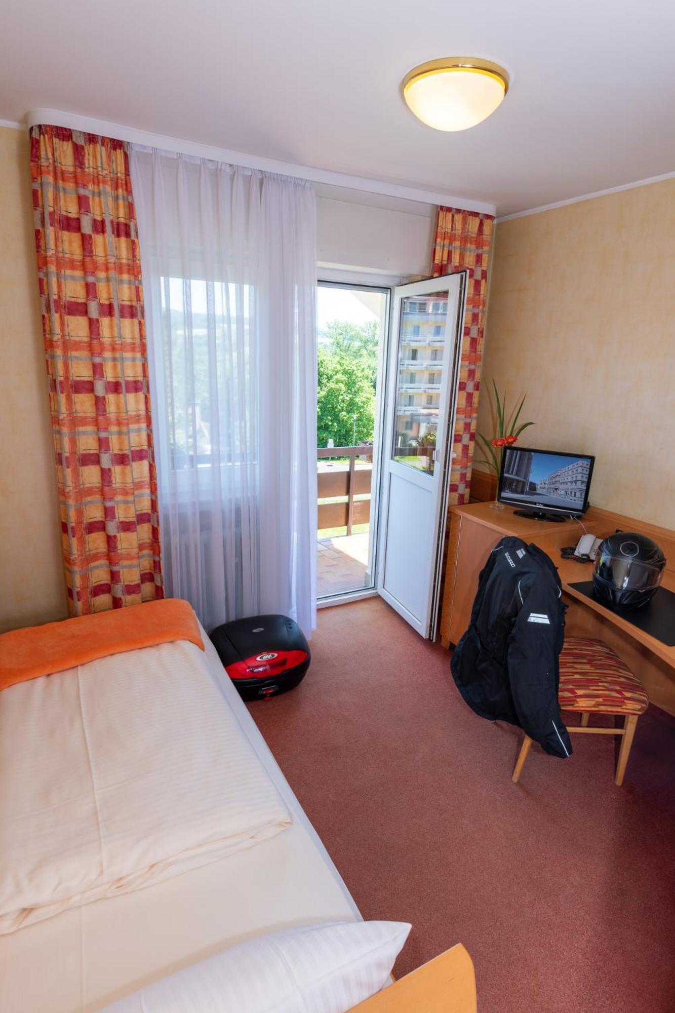 Kishotel Am Kurpark Bad Soden-Salmuenster Exterior photo